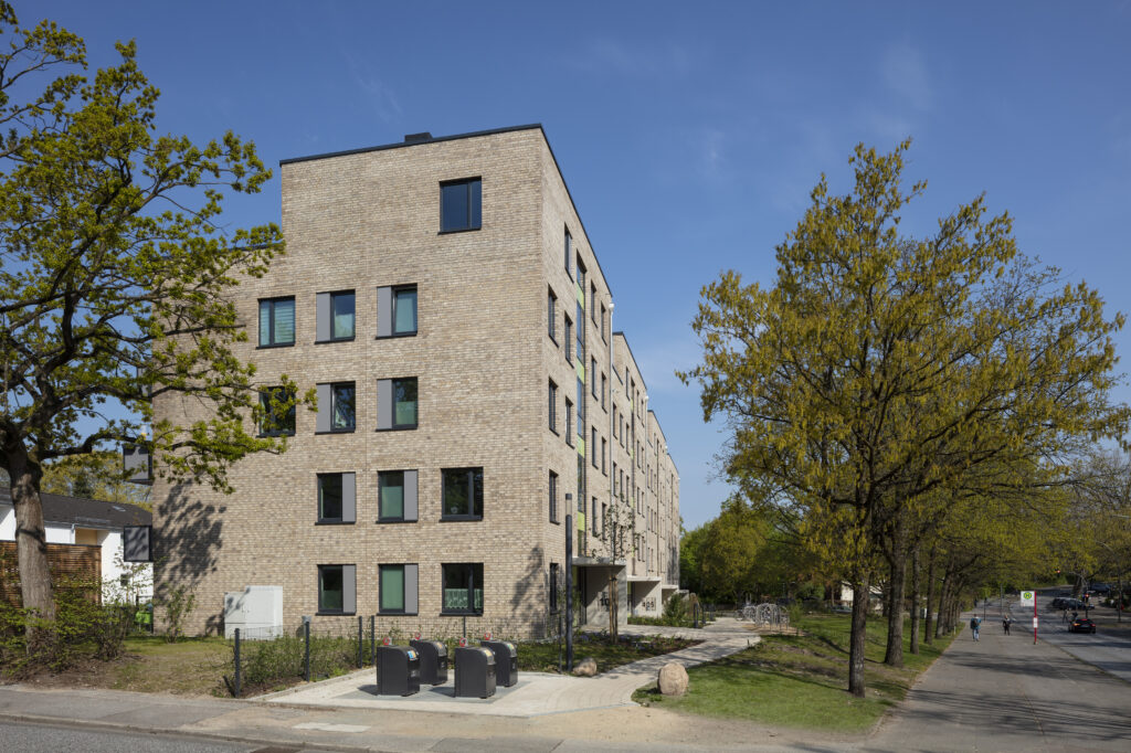 Wohnhaus Klinker mit Bäumen