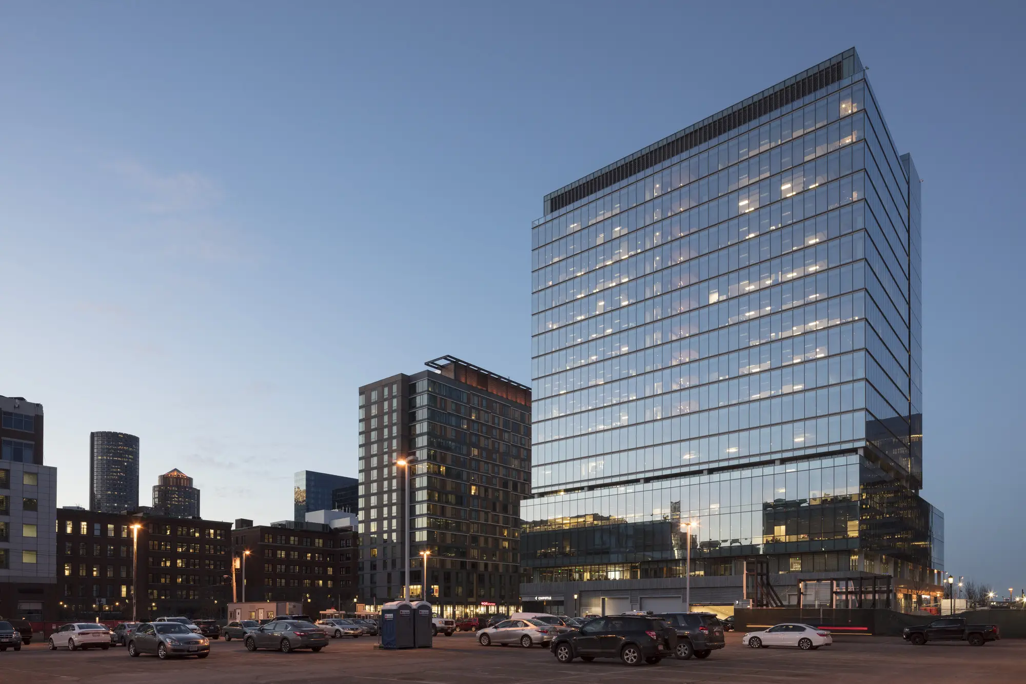 Sumesgutner 101 Seaport Blvd Boston (USA)
