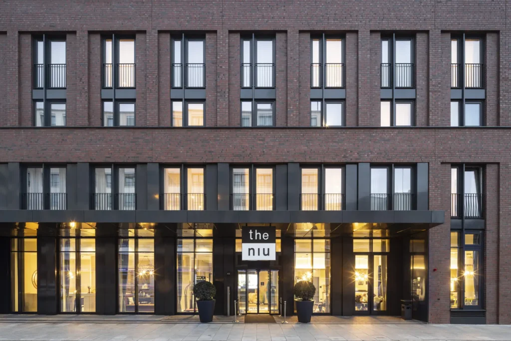 Hotel Niu Yen Hamburg (GER), Abends Eingangsseite