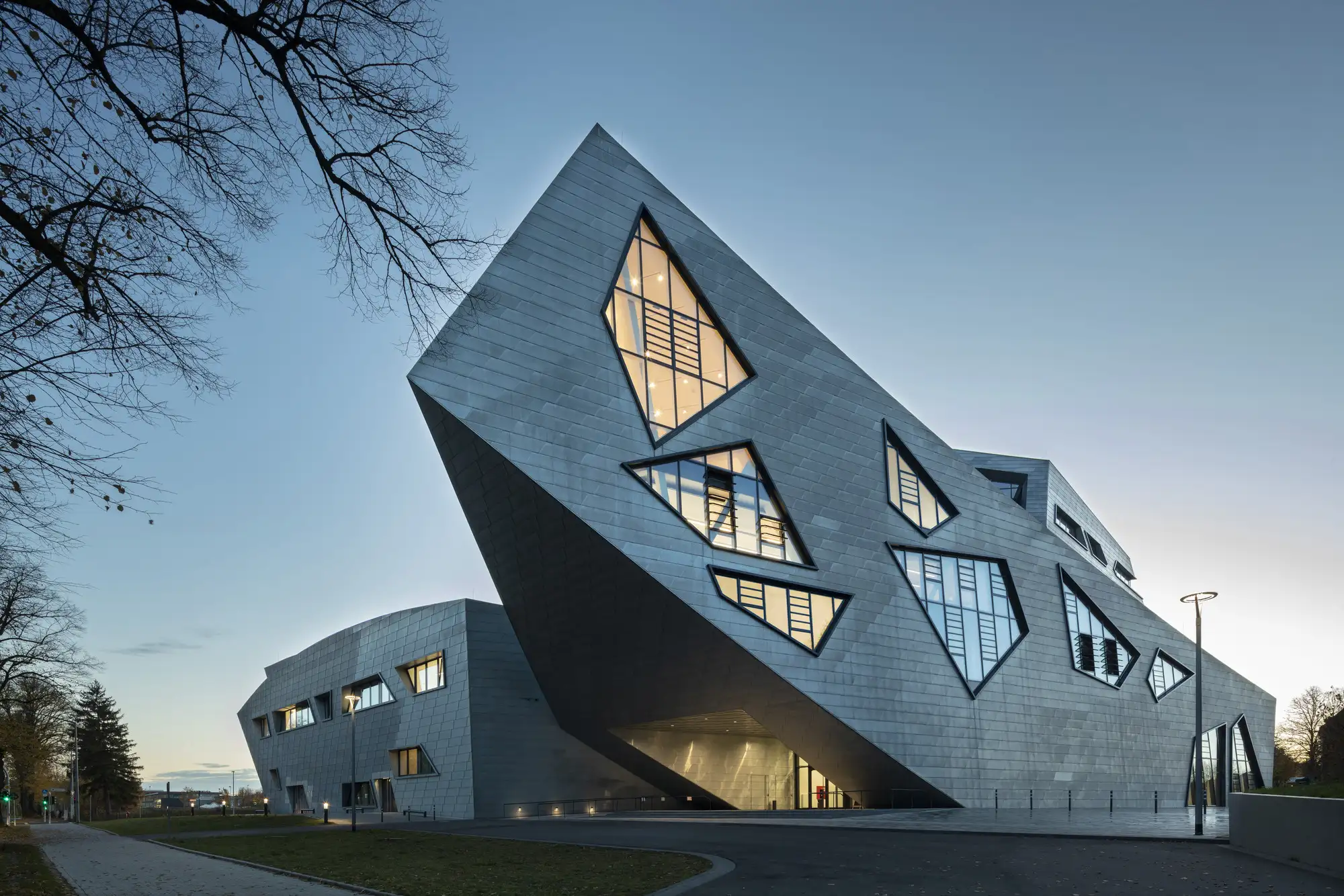 Sumesgutner Leuphana Universität Lüneburg (GER)
