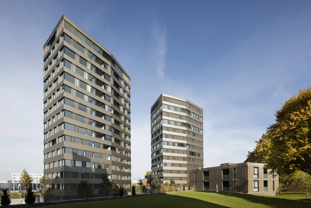 Sumesgutner One One Tower Cham (SWI)