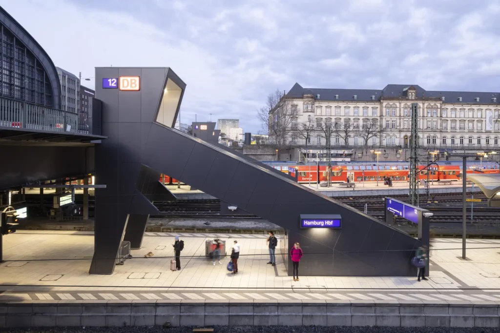 Sumesgutner Treppenanlage HBF Hamburg (DEU)